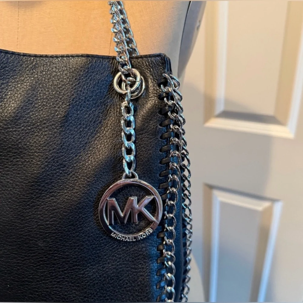 Michael Kors Black Leather Chain Shoulder Bag - Picture 2 of 6